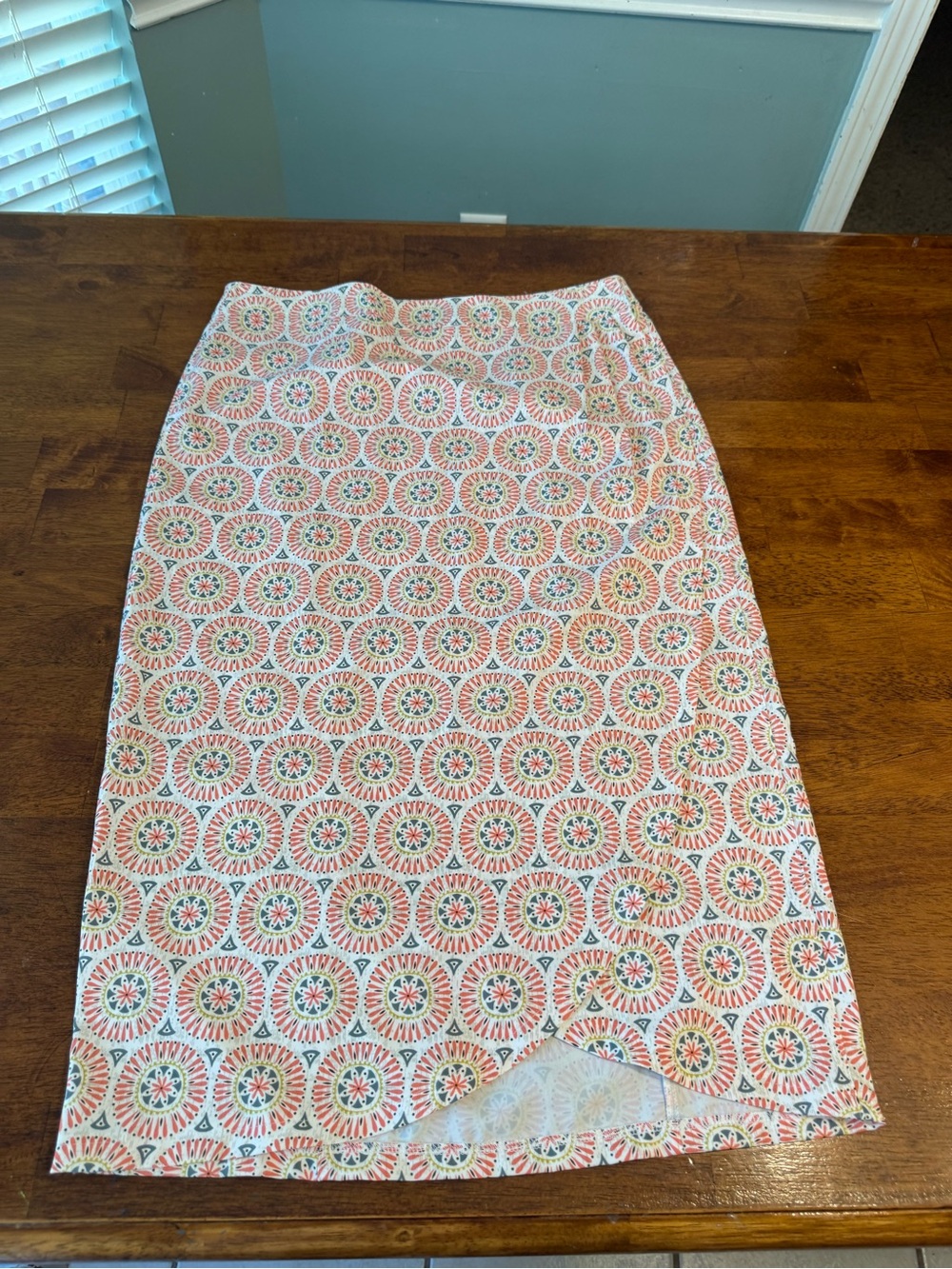 RipSkirt Hawaii Women's Wrap Skirt Size Medium Geometric Medallion Cover Up Med